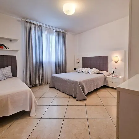 Bright Duplex With Swimming Pool And Terraces Bibione
